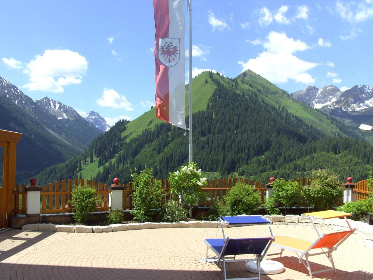 Gasthof Bergblick Berwang Exterior foto
